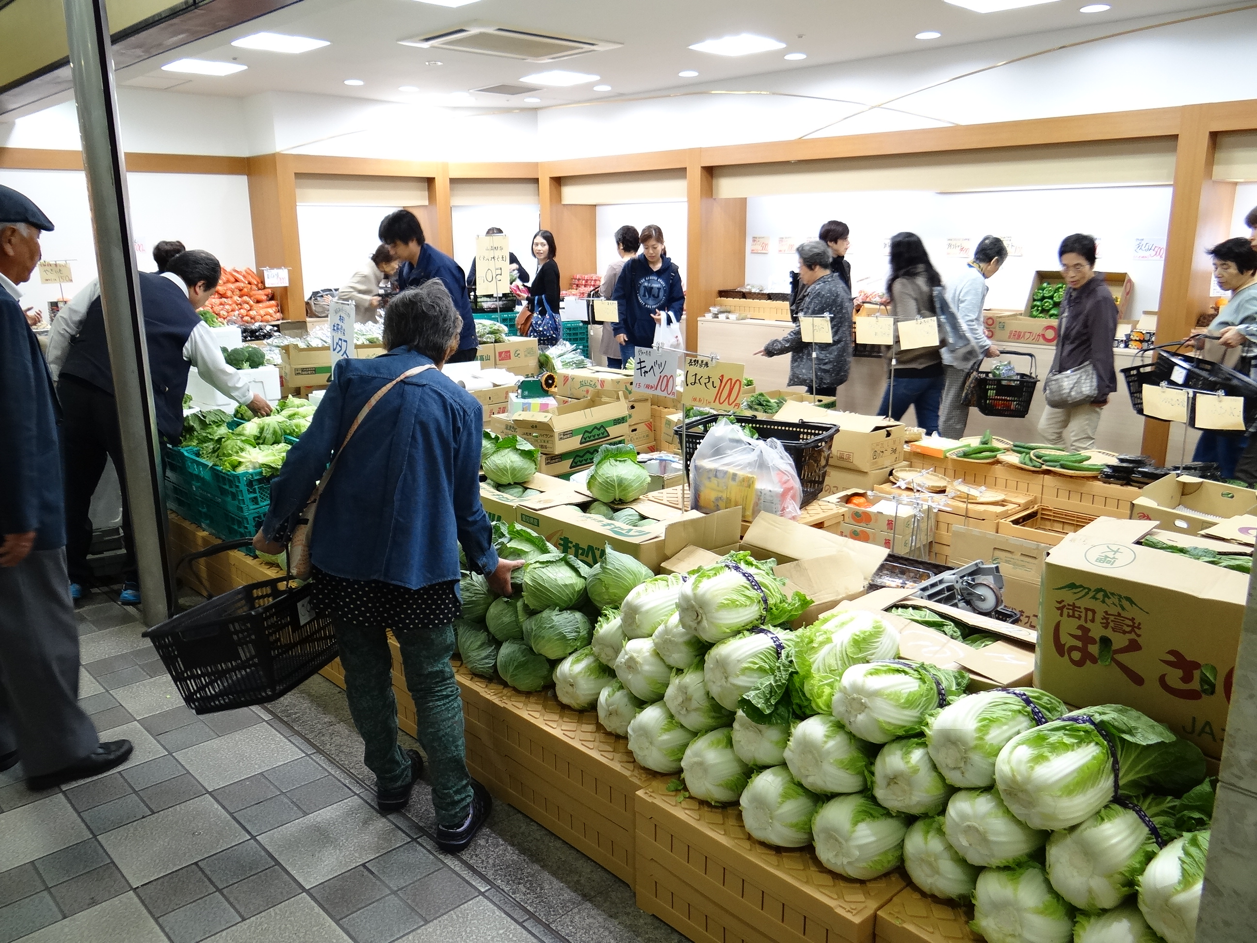 JR岐阜駅構内アスティ岐阜１階 カネ井青果ショップ